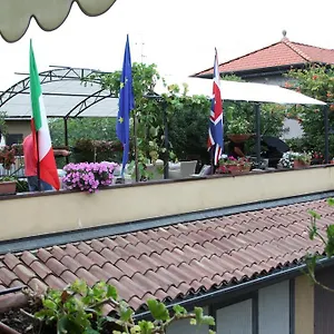 https://bb-casa-leone.it-lombardy.com